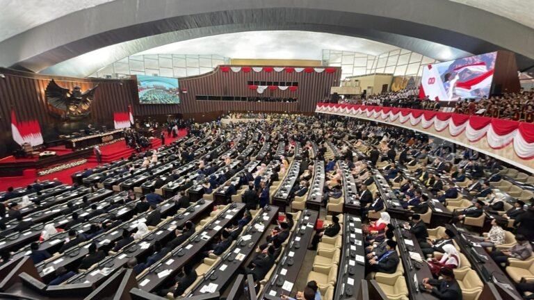 DPR Buka Masa Sidang Baru Setelah Satu Bulan Reses, Bahas Sejumlah Isu Strategis